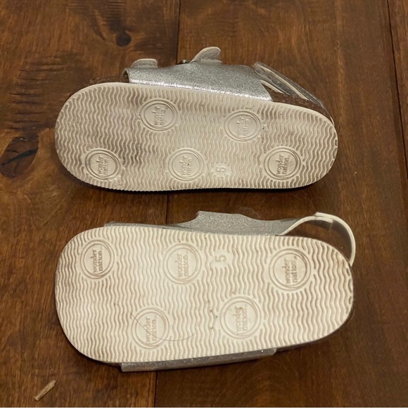 FINAL || WONDER NATION || Silver Buckle Back Strap Footbed Sandal || size 5 - Picture 6 of 8